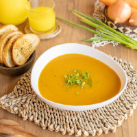 Sopa de calabaza y tostadas con ajo