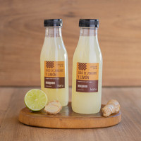 Botellita de jengibre y limon