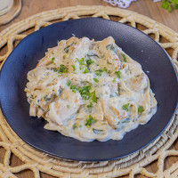 Spaguetti a la fiorentina con tiras de pollo